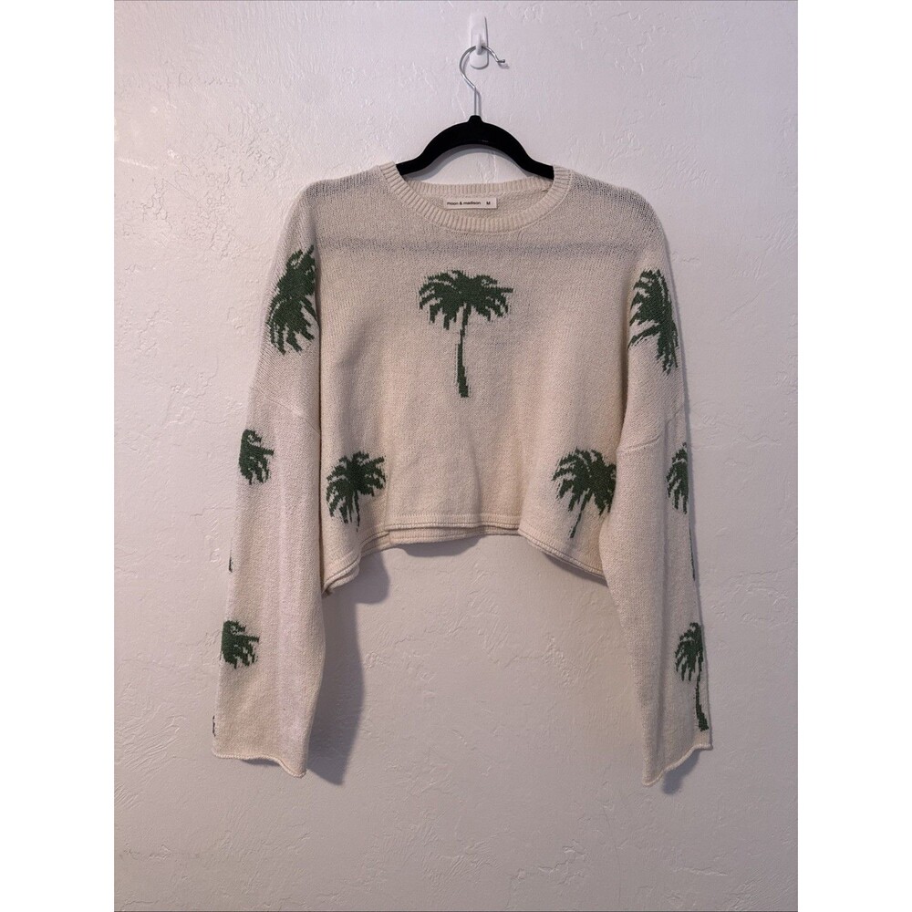 Moon & Madison Size Medium Long Sleeve Cropped White With Palm Trees Top